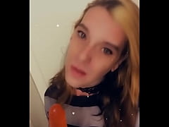 Play MP4 - Skinny Jeans Emo Girl Plays With Her Clitty