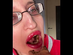 Play MP4 - Giantess Big Lips Big EyeGlasses ASMREating Snickers Protein Bar