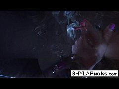 Play MP4 - Sexy Shyla Stylez's Smoking Fetish