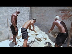 Play MP4 - Trabalhando na obra com um amigo e o encarregado tava todo cheio de gra&ccedil;a&period; Safado pra pagar nossa di&aacute;ria exigiu que a gente fudesse ele&period; - Free