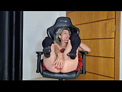 Play MP4 - Sexy MILF wearing a skirt and having double anal fuck