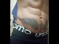 Play MP4 - Pive musculoso 2