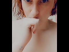 Play MP4 - Quand je re&ccedil;ois l'&eacute;rection app&eacute;tissante d'un fan en message priv&eacute;