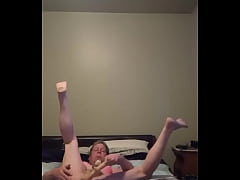 Play MP4 - Sissy with toys