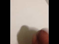 Play MP4 - Larger Cumshot