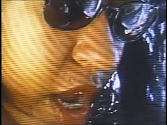 Play MP4 - Dark-haired babe with a nice ass sucks a big rod to her lover near the pool