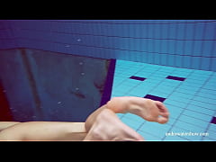 Play MP4 - Cute teen Martina swimming naked in the pool