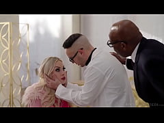 Play MP4 - Wild and deep anal with Angie Lynx