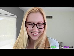 Play MP4 - Flexible sizequeen teen in glasses facialized