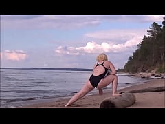 Play MP4 - Charging at sea