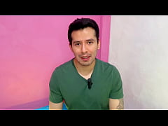 Play MP4 - Amigo Haitiano dotado migrante de mi padre me penetra con sus 23cm de verga grande y negra cuando la casa en USA esta a solas&excl; Relato sexual