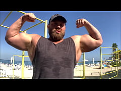 Play MP4 - Full body workout at the beach