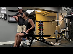 Play MP4 - fodendo o rabo do moreno da academia