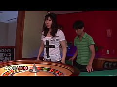 Play MP4 - Sultry Japanese Beauty Hinata Gives Blowjobs to Hungry Group