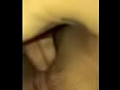 Play MP4 - Keli fingers for me while boyfriend is in the shower