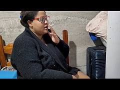 Play MP4 - Professora leva gozada na cara e tem um squirt gostoso um grande esguicho