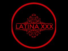 Play MP4 - 27 year old woman plays with her ass