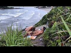 Play MP4 - CASAL E FLAGRADO FAZENDO SEXO NA PRAIA EM SAO PAULO