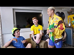 Play MP4 - Bastidores - Kevin Ethan & Hariel & Lucas Ferrari - Bareback &lpar;Brasileirinhos&colon; Catar voc&ecirc;&rpar;