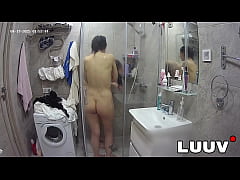 Play MP4 - LUUV&period; Tattooed Alice joins her boyfriend in the shower&period; The webcam is on