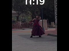 Play MP4 - patroa e eu comemorando o anivers&aacute;rio dela no Hopi Hari e secando a dan&ccedil;arina