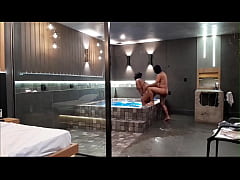 Play MP4 - Tava na banheira &comma; e rolou aquele sexo selvagem &excl; Morena n&atilde;o aguentou minha rola