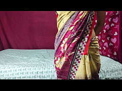 Play MP4 - Naukrani Ne Malkin Ki Saree Pehni&comma; Malik Ne Chod Kar Mazaa Le Liya&excl;