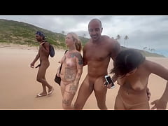 Play MP4 - Fui na praia de nudismo da Bahia pra dar pros meus amigos pirocudos&period;