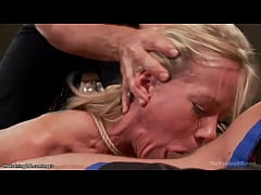 Play MP4 - MILF trainee made suck and fuck