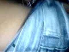 Play MP4 - Brazilian car blowjob