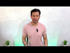 Play MP4 - Amigo hetero le da sexo oral a los 20cm de vergota de su mejor amigo en el trabajo por primera vez&excl; Relato sexual