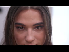 Play MP4 - A very nice sweet girl with a round ass