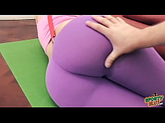 Play MP4 - Enormous Ass Tiny Waist Cameltoe Pussy