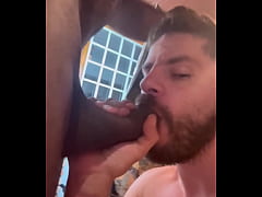Play MP4 - Fazendo essa pau delicioso crescer na minha boca vem me ver se deliciando at&eacute; o final com com essa mamada gostosa nele n &period;&period;&period;