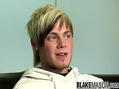 Play MP4 - Blond emo twinks Bradley Bishop cums after masturbating solo