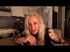 Play MP4 - self fisted to orgasm at lunchtime