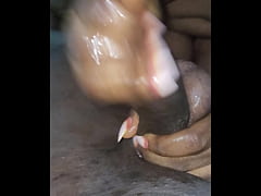 Play MP4 - Homemade sloppy handjob session