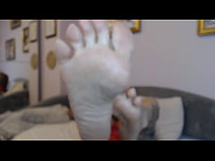 Play MP4 - Foot tease
