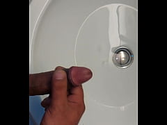 Play MP4 - masturbation and ejaculation lots of cum in the sink with water in slow motion