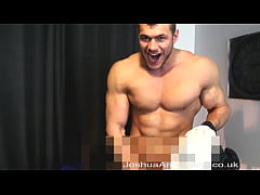 Play MP4 - Very built muscle tug