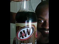 Play MP4 - Who wants some caffeine free rootbeer soda beverage with rootbeer flavored anus for free 3