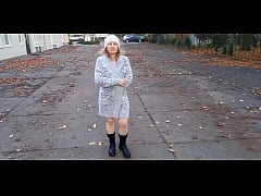 Play MP4 - flashing in public