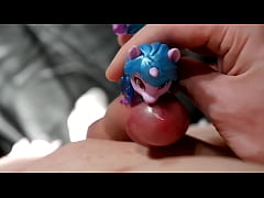 Play MP4 - &lbrack;EroNekoKun&rsqb; - MLP Izzy Moonbow fun with my Cock for Cum