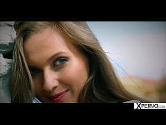 Play MP4 - XPERVO&period;com STACY CRUZ gets her first Squirt