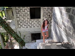 Play MP4 - Stepsister gives Sloppy Blowjob and takes Messy Facial