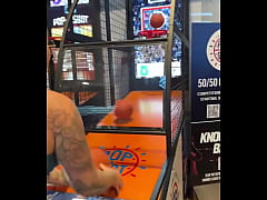 Play MP4 - I know my way around some balls