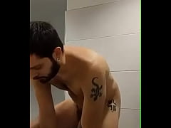 Play MP4 - Getting a handjob in the locker room