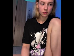 Play MP4 - Fingering pink perfect pussy with big dildo