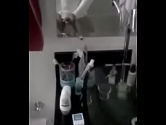 Play MP4 - Punheta an&aacute;fora com direito a gozada