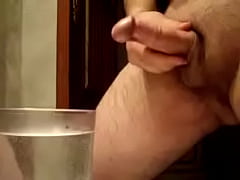 Play MP4 - Corrida en vaso de agua &lpar;Cum in the glass water&rpar;&period;